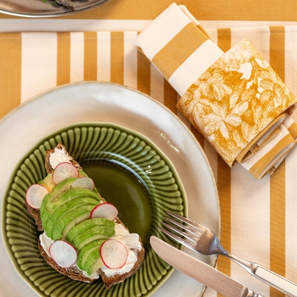 TABLE ADOUR CURRY ARTIGA